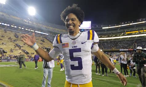 Lsu Football Jayden Daniels Wins 2023 Davey O Brien Award Lsu Football Jayden Daniels Wins 2023 Davey O Brien Award