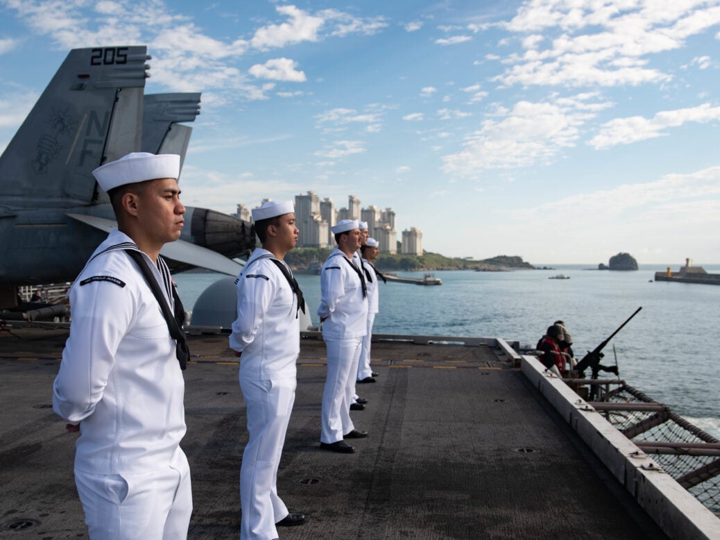 Navy Air Force Reach Handshake Agreement To Develop Joint Battle Navy Air Force Reach Handshake Agreement To Develop Joint Battle